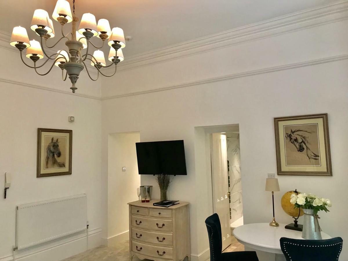Ranmoor Serviced Apartments - The Courtyard Suite شيفيلد المظهر الخارجي الصورة
